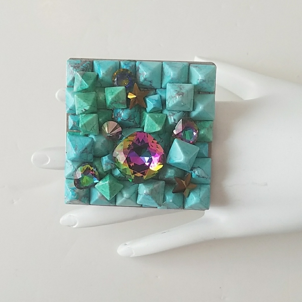 GASOLINE GLAMOUR SQUARE TURQUOISE JUNGLE STUD RING🩵✨💫